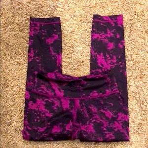 Lululemon crop soft size 2 pink black